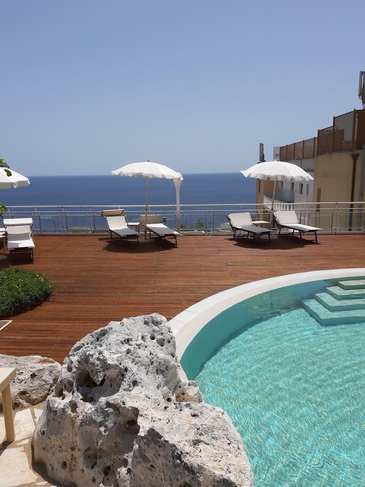 Hotel Aurora E Del Benessere Santa Cesarea Terme Εξωτερικό φωτογραφία